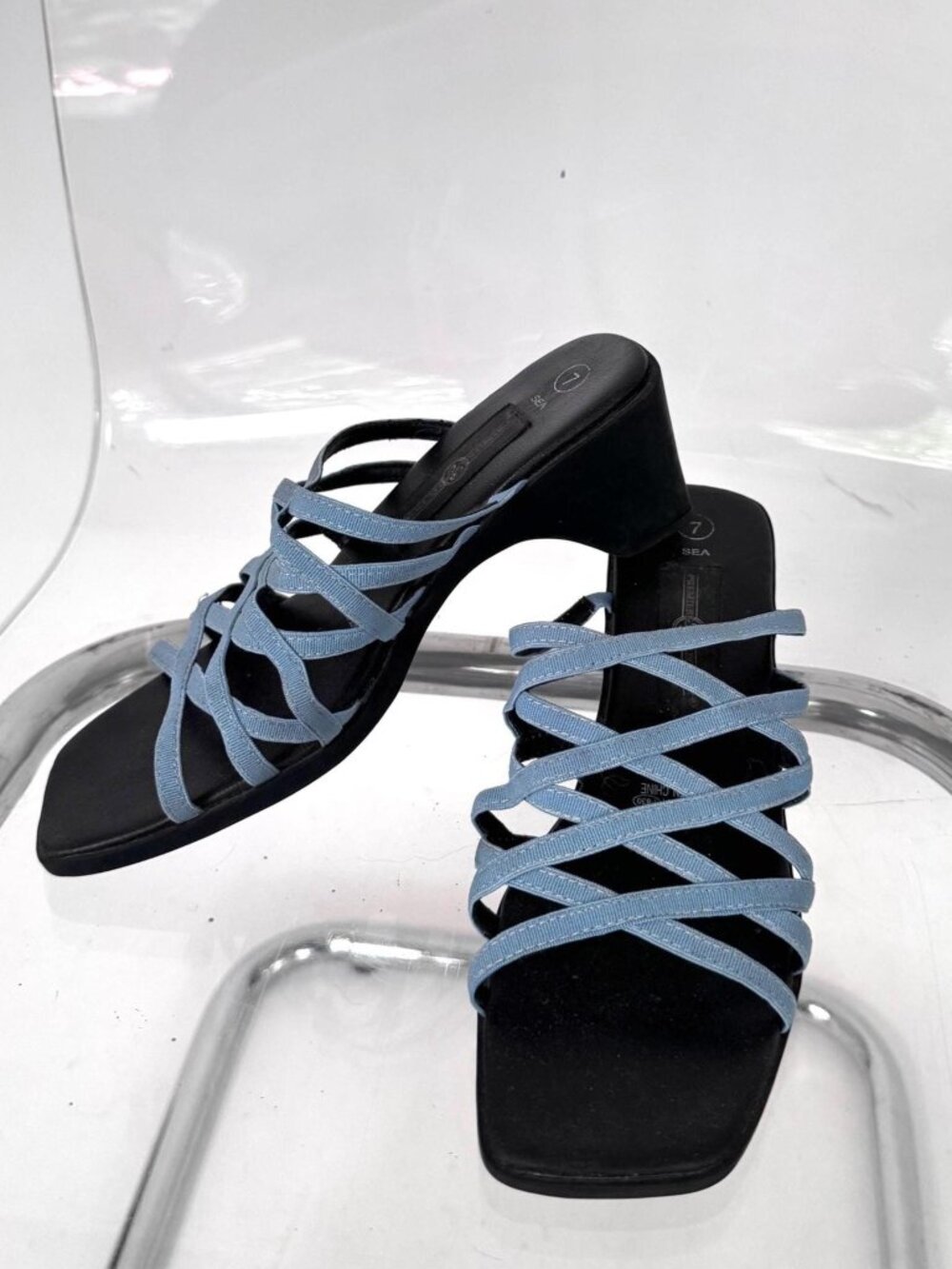 90s vintage blue strappy minimalist open toe low heeled sandals Womens Size 7